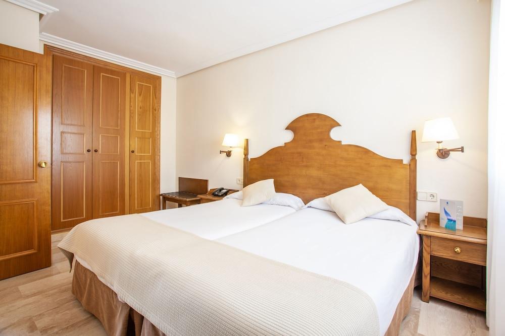 Aparthotel Grupotel Nilo & 4*