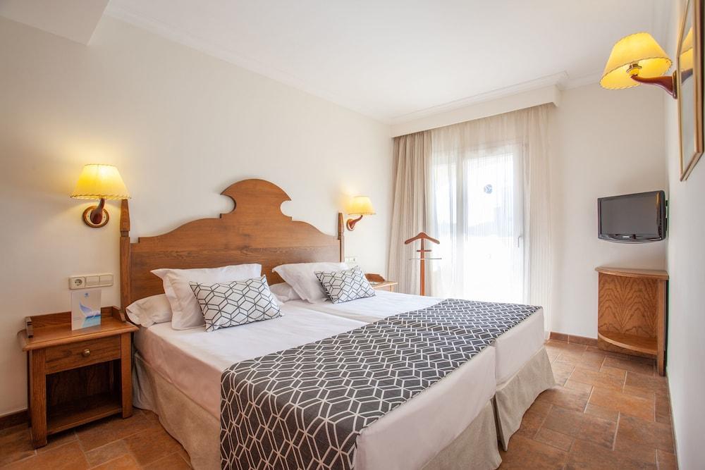 Aparthotel Grupotel Nilo & 4*